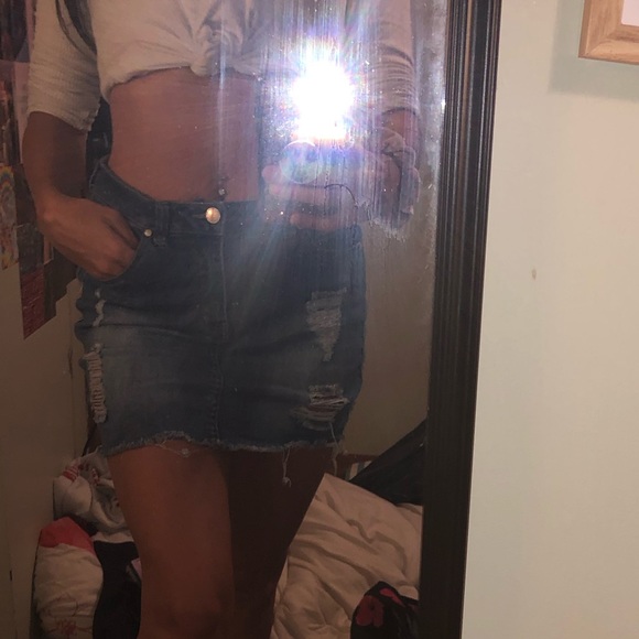 Skirt with rips - Picture 1 of 2